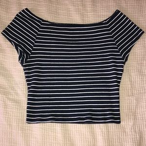 Scoop neck crop top